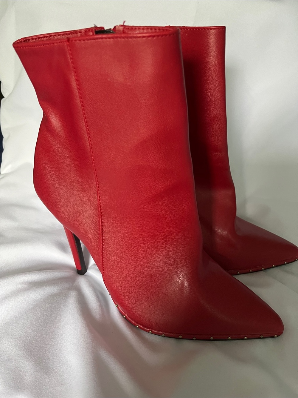 le chateau Red Pointed-Toe Stiletto Ankle Boots